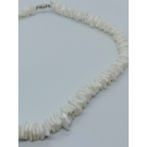 White Shell Chip Beaded Silver Tone 18" Barrel Clasp Necklace - Picture 4 of 5